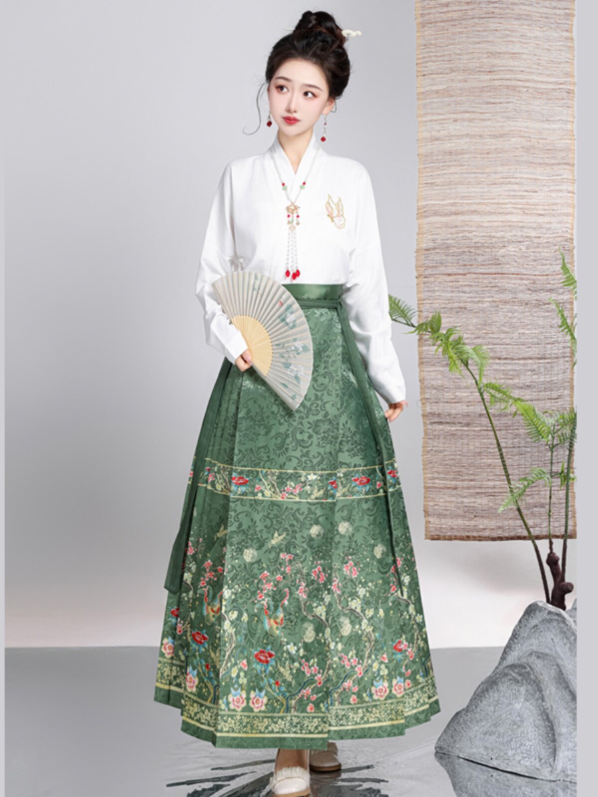 XUNXIANG의 새로운 슬림한 자카드 말얼굴 스커트 여성을 위한 다재다능한 HANFU 새로운 중국 스타일 중국 스타일 일상복을 위한 한 요소