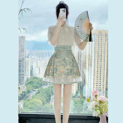 短款织金妆花拼纱马面裙2024