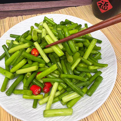 新鲜嫩蒜苔安徽六安特产农家手工腌制蒜苔段蒜苗段下饭小菜咸蒜杆
