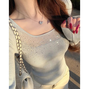 修身针织打底衫女秋冬季2026新款轻奢高级感烫钻方领内搭毛衣上衣