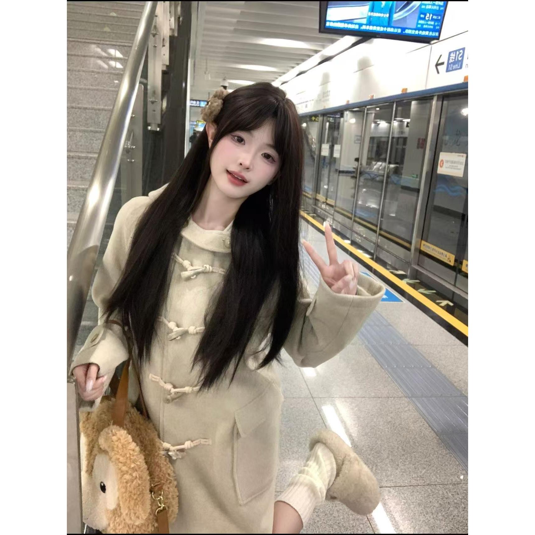 燕麦色牛角扣大衣女冬连帽jk加厚小个子毛呢外套jk学院风呢子大衣