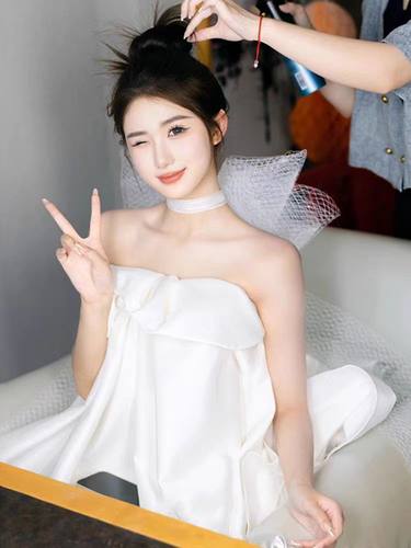 纤缕法式抹胸缎面显瘦晚礼服裙