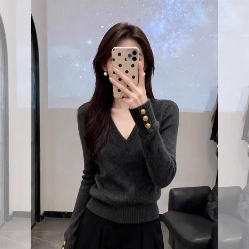 韩系复古v领长袖打底针织衫女秋冬季修身显瘦高级感毛衣内搭上衣