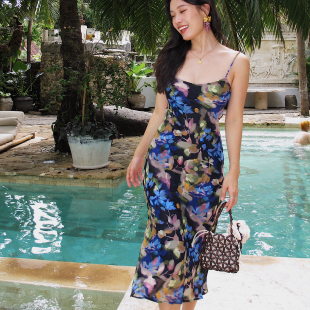 气质修身 ooh 度假风印花吊带连衣裙女中长款 法式 花朵裙 itch痒痒