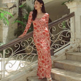 度假风红色碎花连衣裙女长袖 法式 气质收腰显瘦长裙 itch痒痒 ooh