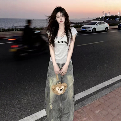 2026夏季潮酷字母印花U领短袖T恤女美式修身显瘦辣妹chic百搭上衣