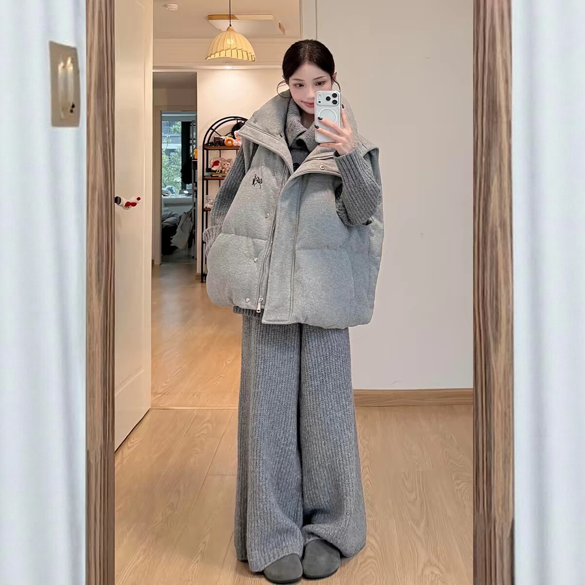 加厚夹棉休闲立领马甲外套+圆领卫衣+工装卫裤三件套女