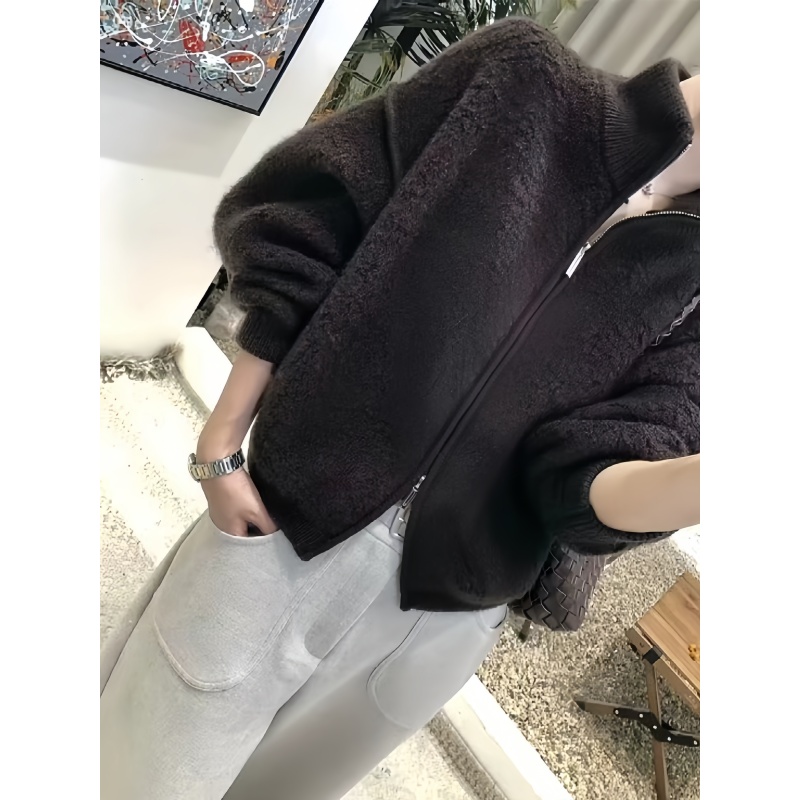 2025冬季新款高级感黑色毛针织衫