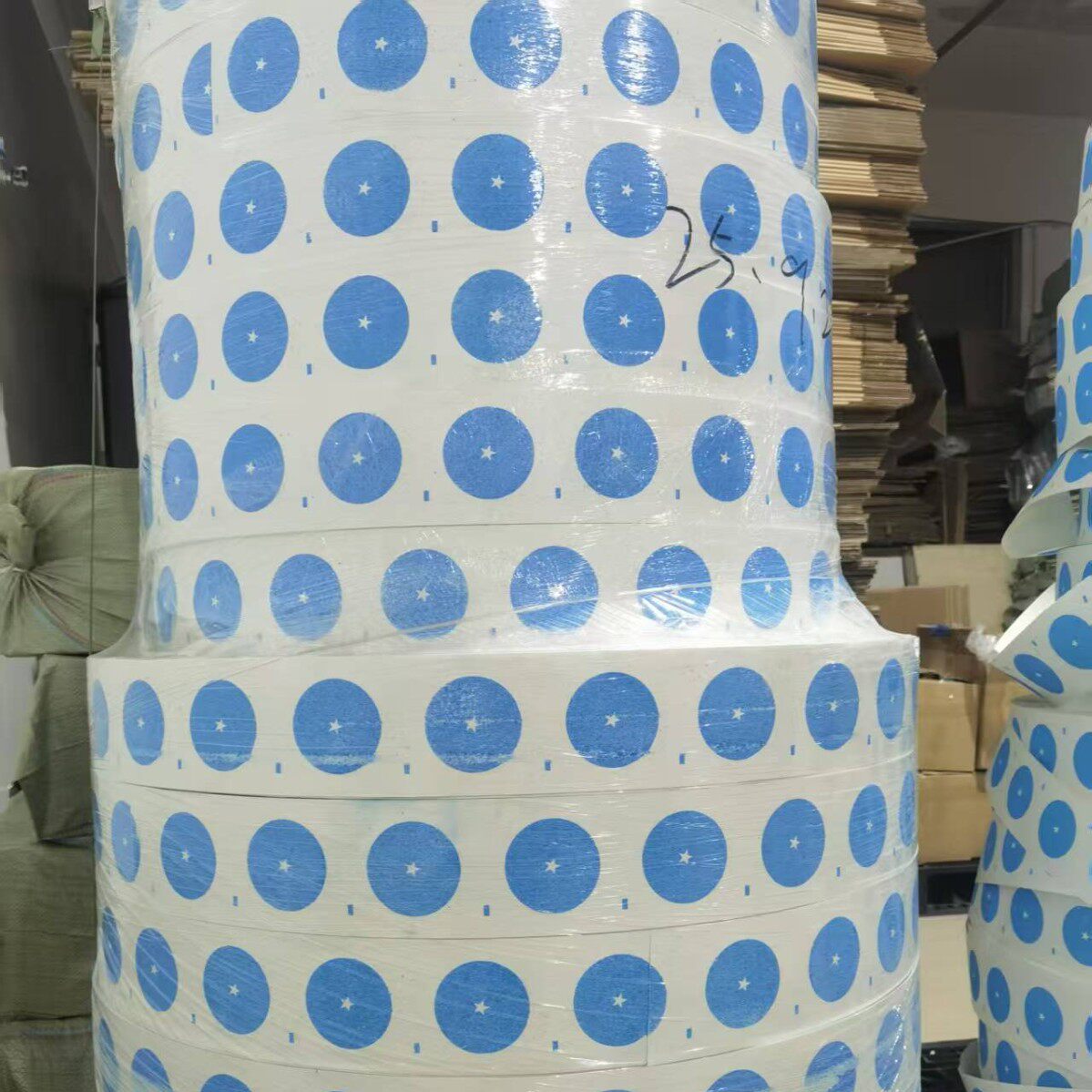 一次性遇水发泡烟灰缸底纸 带灭烟沙 防飞灰 纸质烟灰缸专用