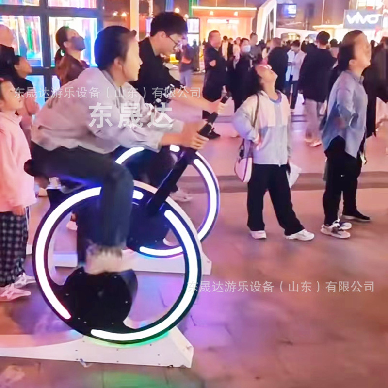 东晟达动感骑行单车网红喷泉单车脚踏发光单车智能竞速单车