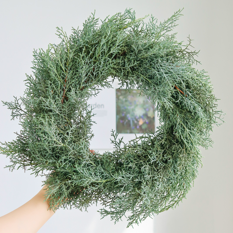 圣诞花环门挂雪花松鲜活真松枝