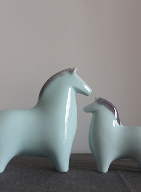 红釉新中式陶瓷摆件马影青创意家居客厅办公室装饰品商务礼品