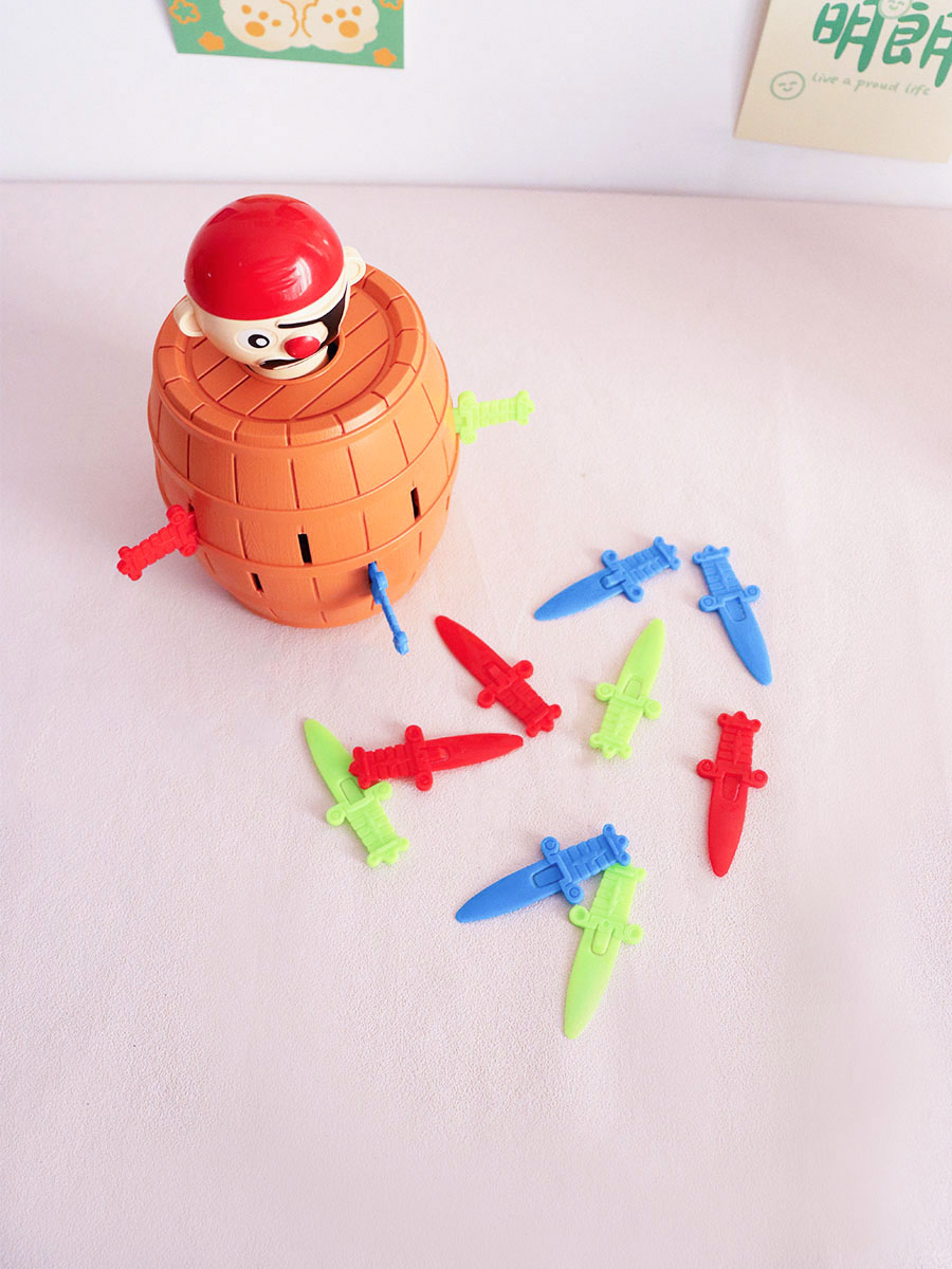 插剑海盗桶儿童整蛊玩具