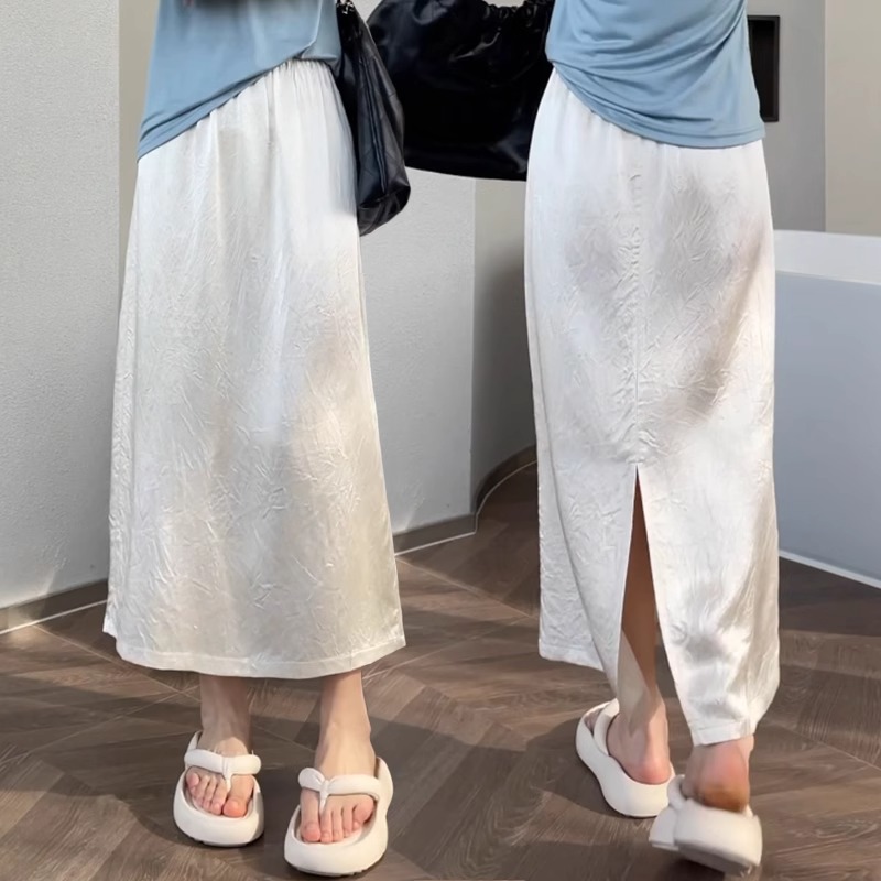 醋酸缎面半身裙女2025新款夏季薄款大尺码梨形身材显瘦垂感开 ??