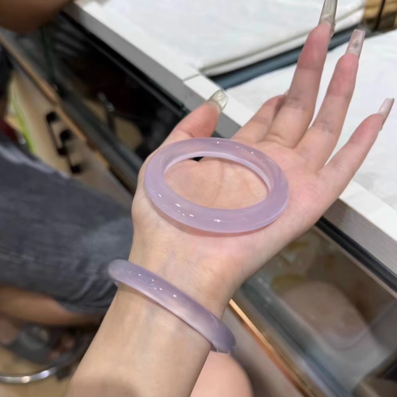 正品天然高冰透紫羅蘭手鐲瑪瑙女款漸變冰種淡紫玉髓鐲子石英巖