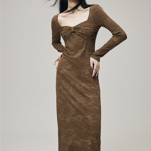 showyee/修野 美神降临 法式塑身收腰方领长袖性感百搭墨染连衣裙