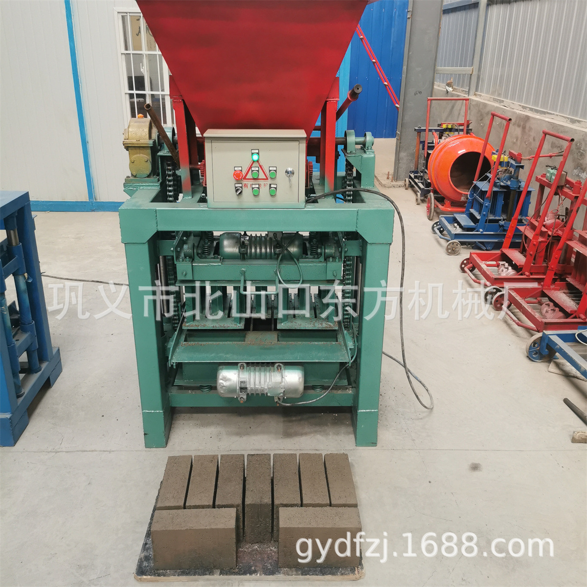 4-35B料斗300-200-100木砖实心面包砖水泥砌块成型机源头厂家