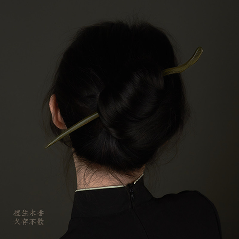 迷榖光照变绿天然绿檀木发簪