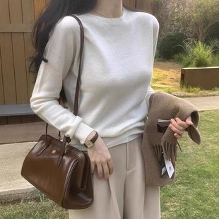 软糯针织打底衫 100%纯羊毛女圆领套头长袖 内搭宽松洋气毛衣短款