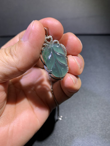 天然A货翡翠冰种飘花蓝水叶子吊坠带证书国标S925银镶嵌配银项链