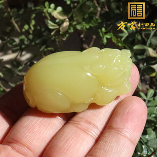 方言精品辽宁标本岫玉老熟油润鸡油黄玉巧雕M貔貅瑞兽 吊坠手把件