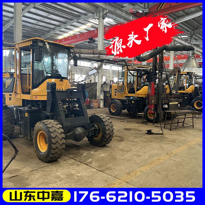 高速公路护栏打桩机 简易公路护栏小型四驱轮式液压打桩机装载机