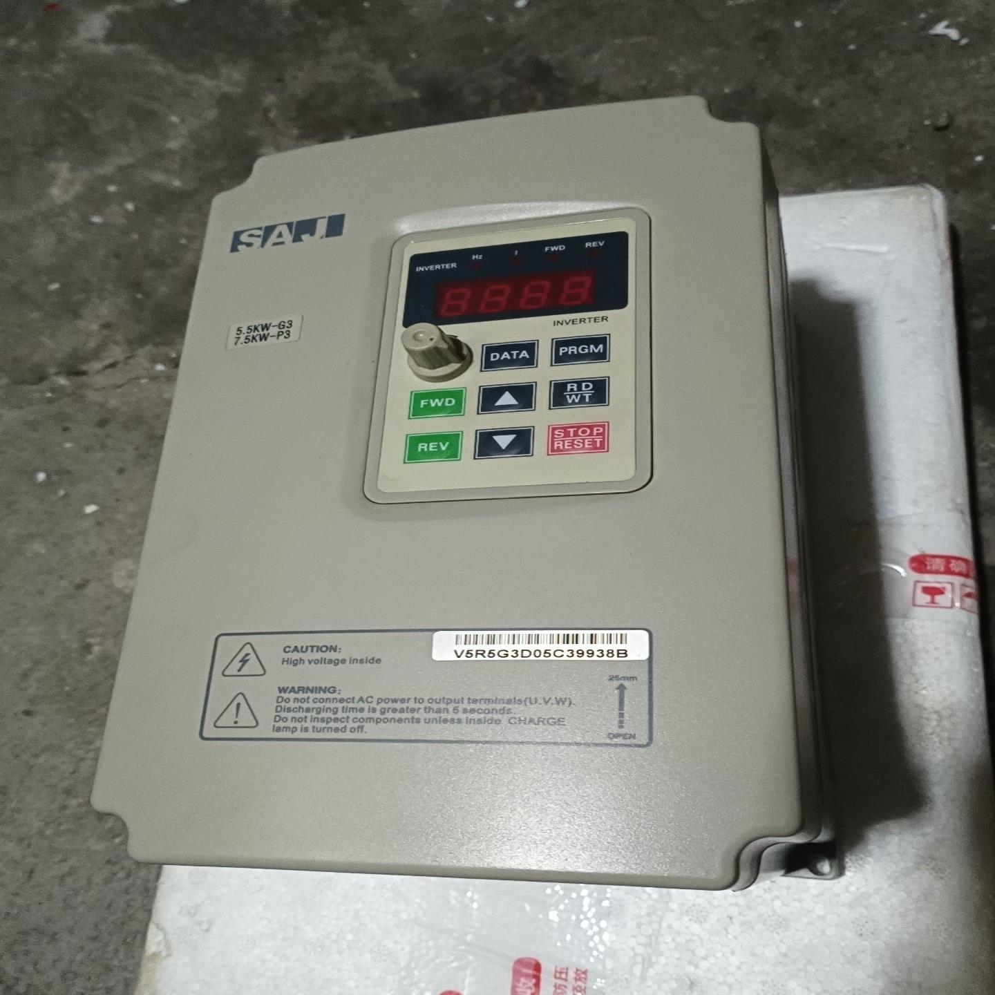 议价三晶变频器 V7R5G3V011P3 V5R5G3V7R