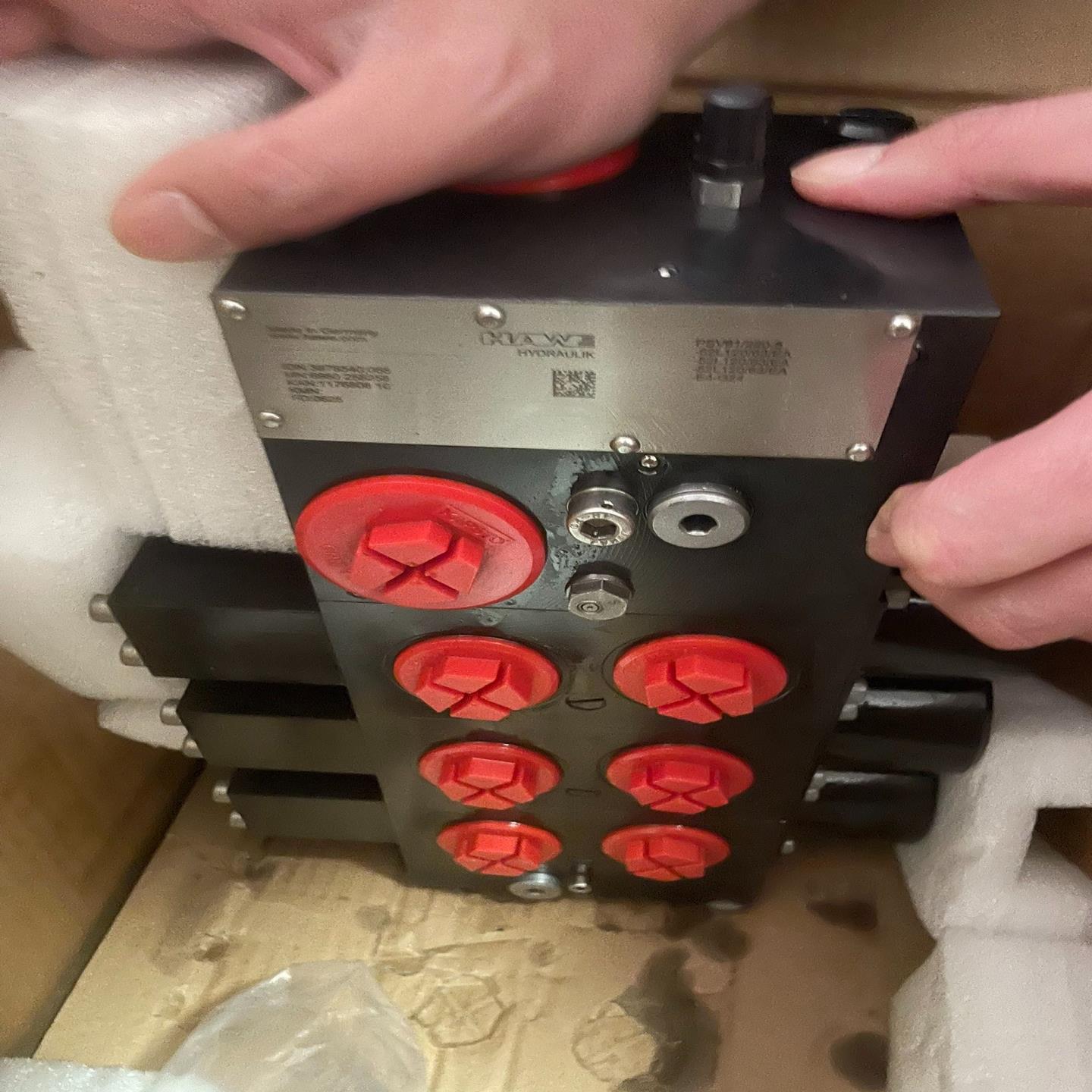 议价哈威PSV61230-5多路阀全新未使用水泥厂篦能机专