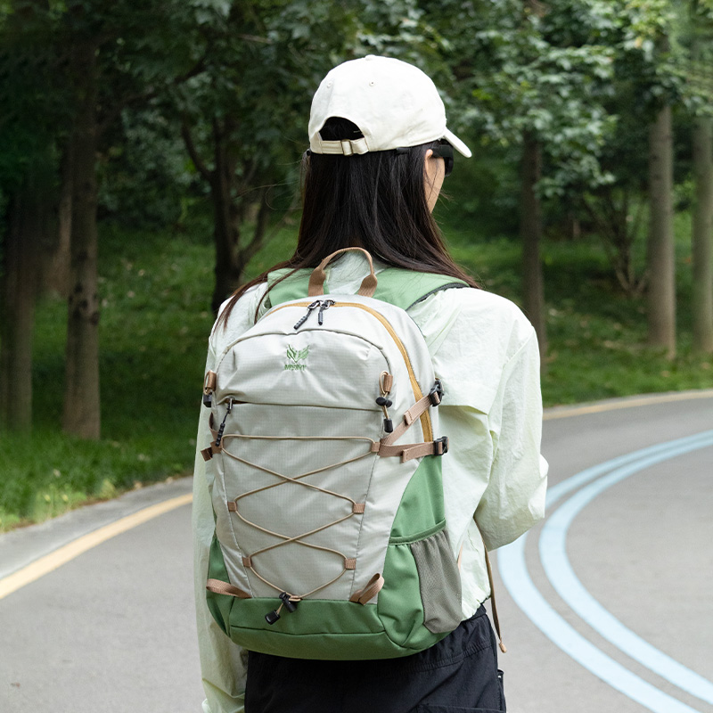 户外旅行背包轻量化徒步登山包