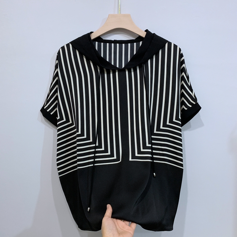 中老年妈妈装T恤夏季新款真丝条纹上衣连帽宽松加大码蝙蝠袖小衫