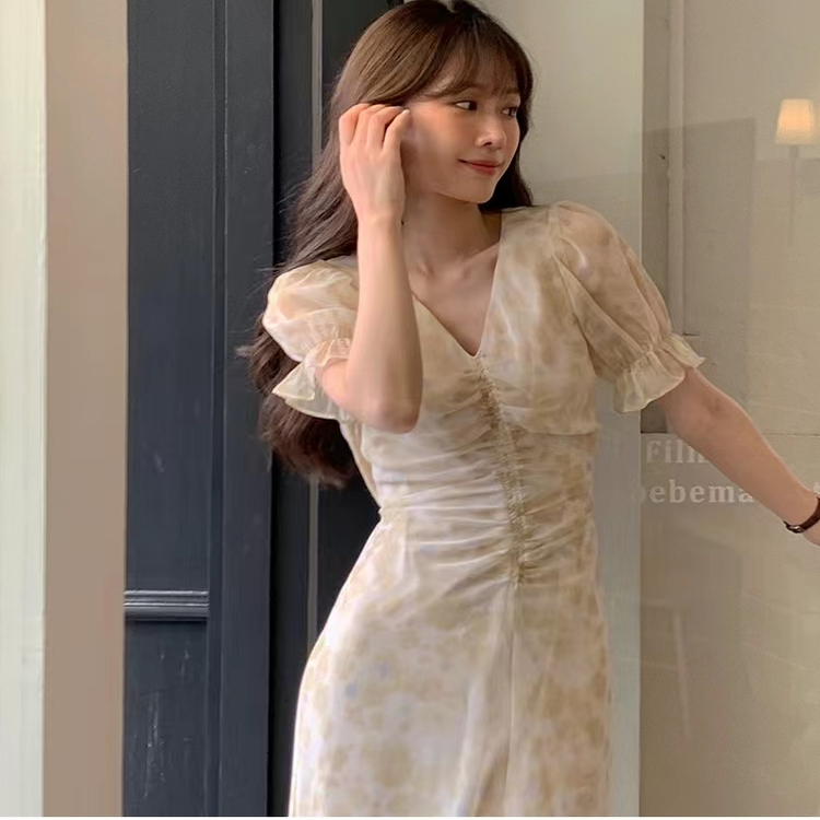 超仙温柔风雪纺碎花连衣裙女2025新款夏季气质v领收腰茶歇a字裙子