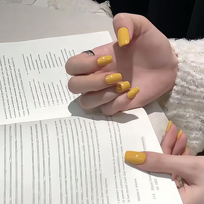 Hailey海莉同款秋冬欧美高级感纯色柠檬黄手工光疗穿戴甲可拆卸