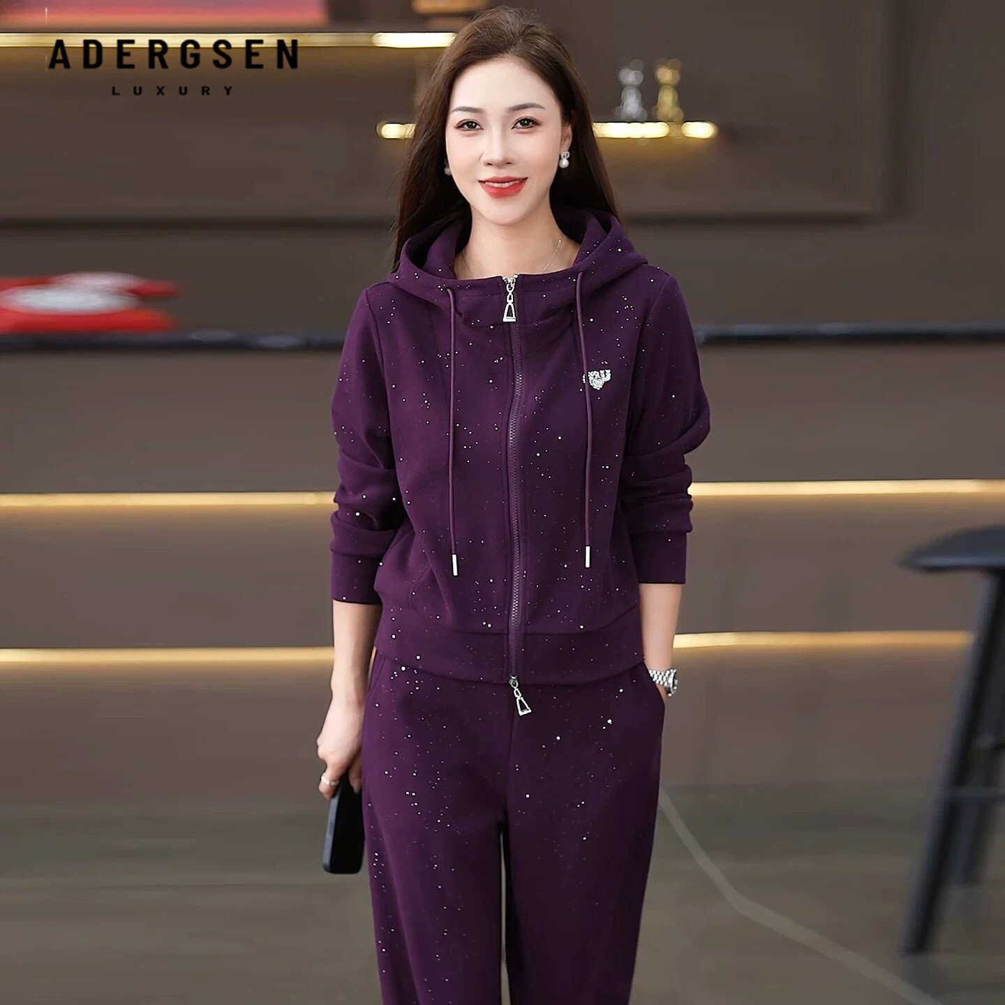 修身显瘦休闲运动套装女紫色连帽运动开衫减龄宽松卫衣长袖两件套