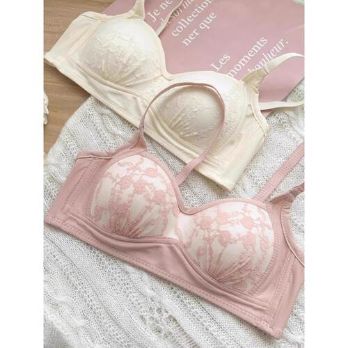 Sweet lace lingerie with small chest少女舒适透气上托聚拢文胸