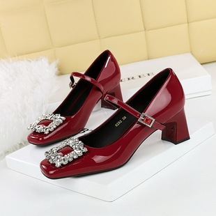 女 女粗跟浅口方头亮面漆皮水钻一字带单鞋 6292 K90欧美风玛丽珍鞋
