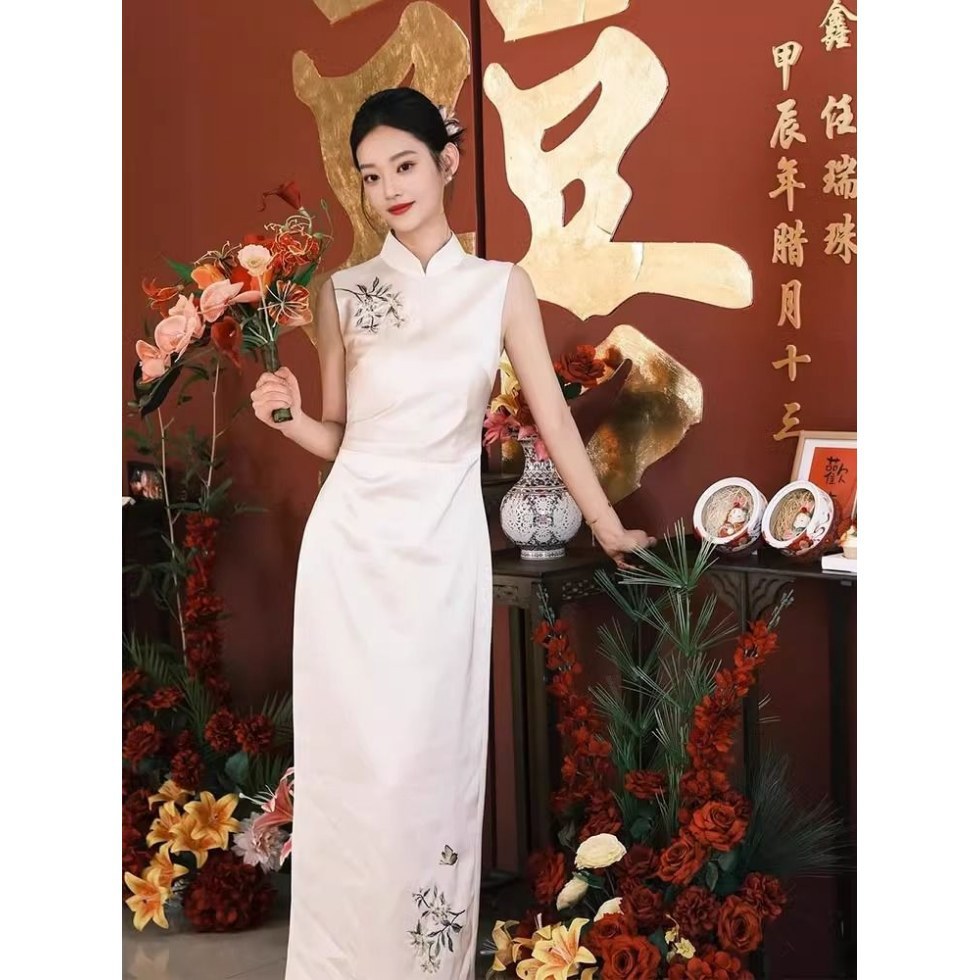 新中式订婚礼服裙高端轻奢小众宴会敬酒服新娘国风旗袍刺绣连衣裙