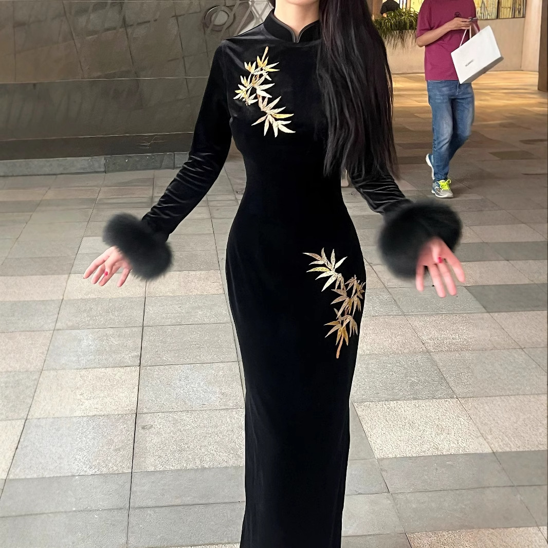 新中式国风旗袍黑色气质丝绒毛毛袖连衣裙女秋冬超好看高级感长裙