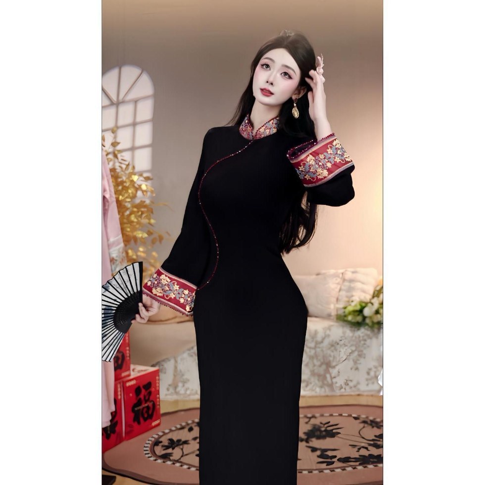 2025年新中式黑色旗袍改