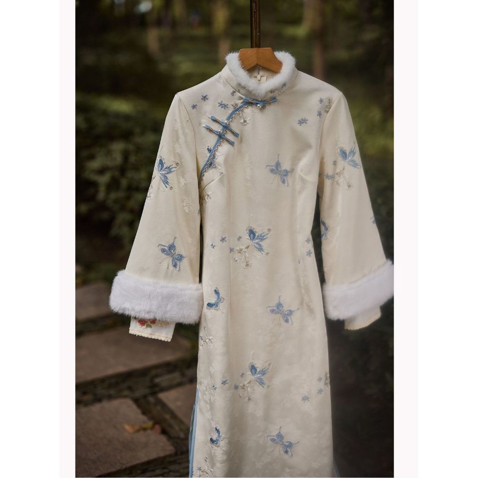 旗袍女新中式2025新款白色刺绣高端修身小个子秋冬新款气质连衣裙