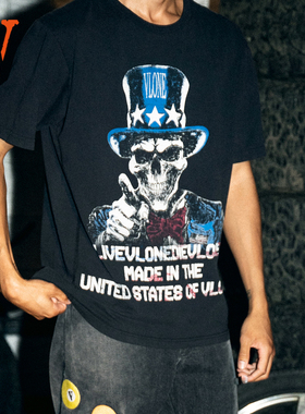 VLONE美潮蓝红人像标语印花水洗做旧黑色男士潮流短袖纯棉重磅T恤