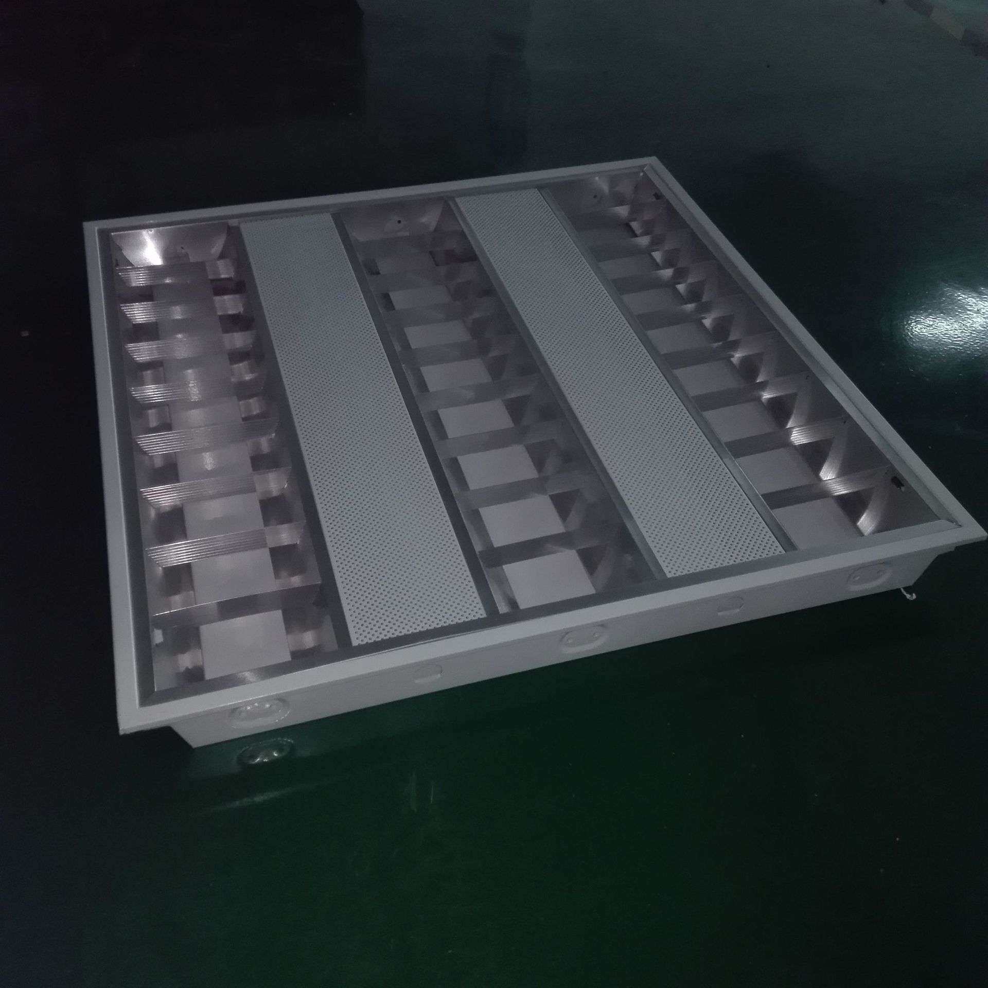 嵌入式机房应急格栅灯三管600*600网格格栅灯具t5办公室格栅灯盘