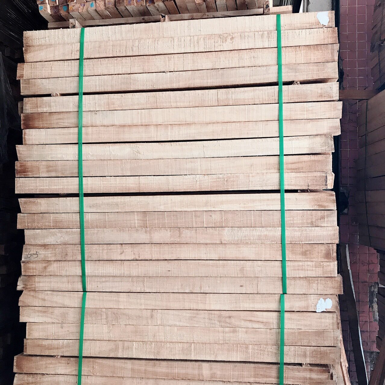 泰国真空橡胶木板家具料批发