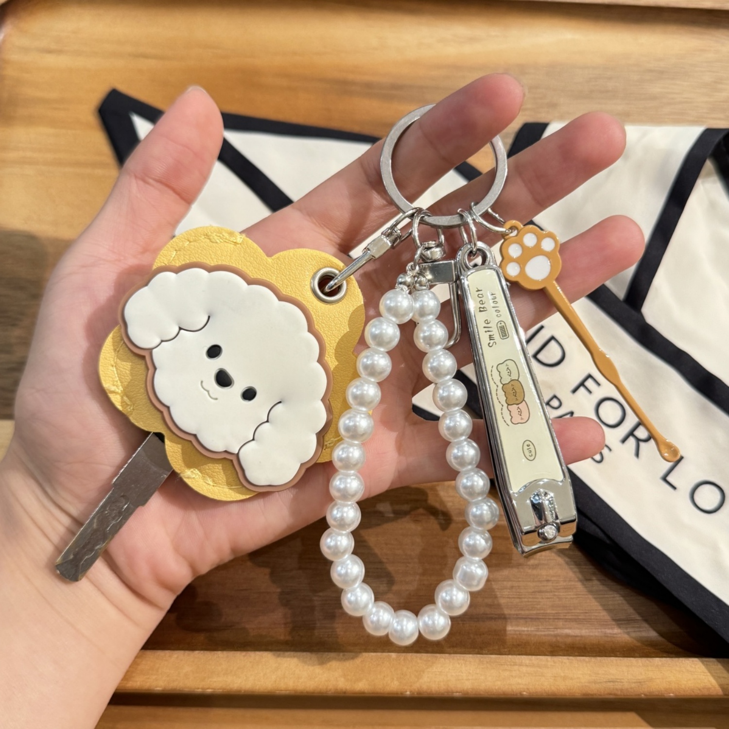 珠串小羊钥匙套卡通可爱钥匙扣带指甲刀挖耳勺情侣闺蜜包包挂饰