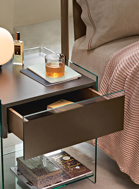 意大利进口正版 Fiam 玻璃床头柜 Dino 边几
