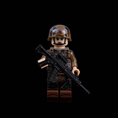 蜂芮原创积木新款21式人仔组合模型塑料拼插类通用