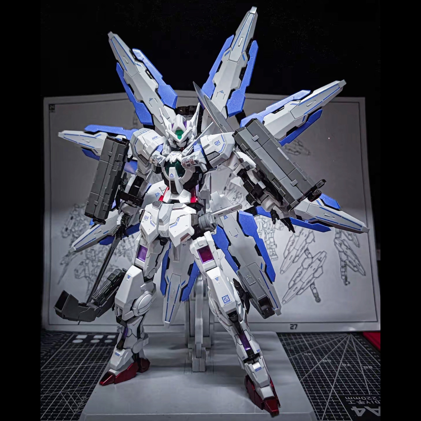 大班-MG8816A白色正义女高达模型专区