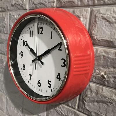 简约风格挂钟金属铝钟面设计潮流家用静音钟表厂家直供