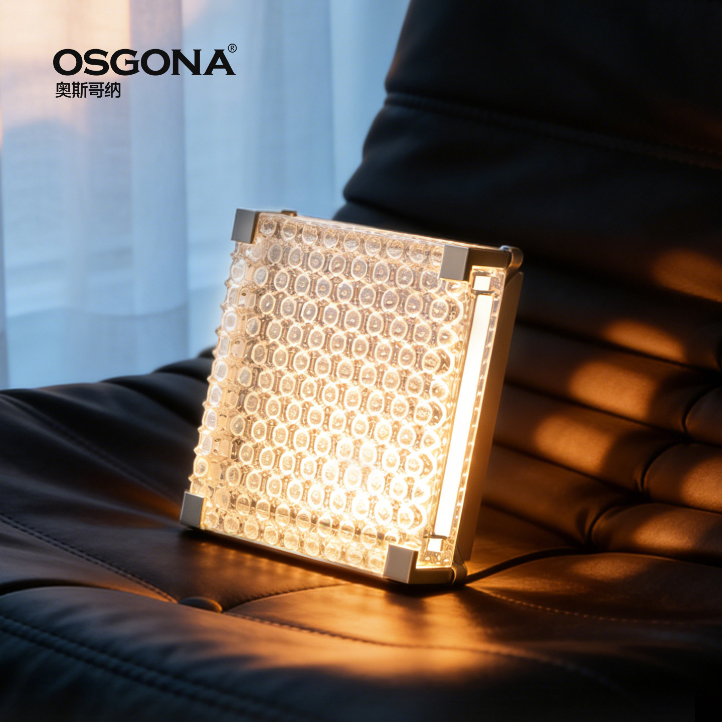 奥斯哥纳现代简约水晶吸顶灯LED客厅灯方形金属灯罩高档灯具蜜居