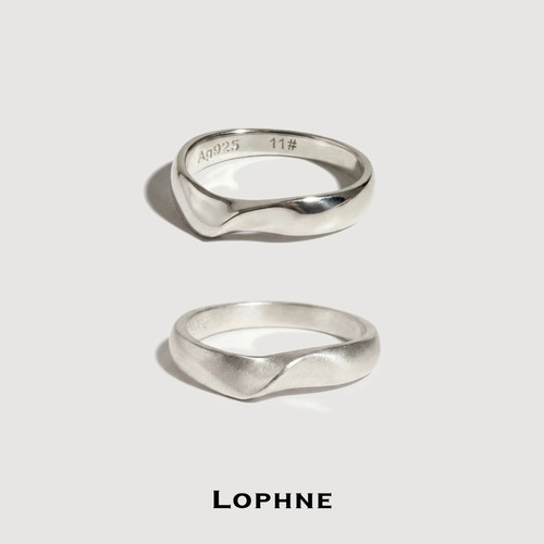 LOPHNE纽结波浪素圈戒指