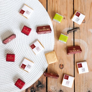 Domori 小片单源产地黑巧克力朗姆酒心榛子风味小颗粒喜糖小零食